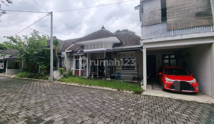 Dijual Rumah 2 Lt Semi Furnish Harga Menarik Dalam Perumahan Elit 1