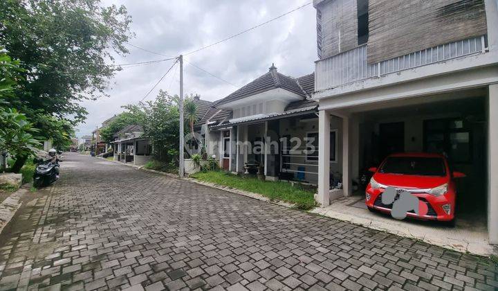 Dijual Rumah 2 Lt Semi Furnish Harga Menarik Dalam Perumahan Elit 2