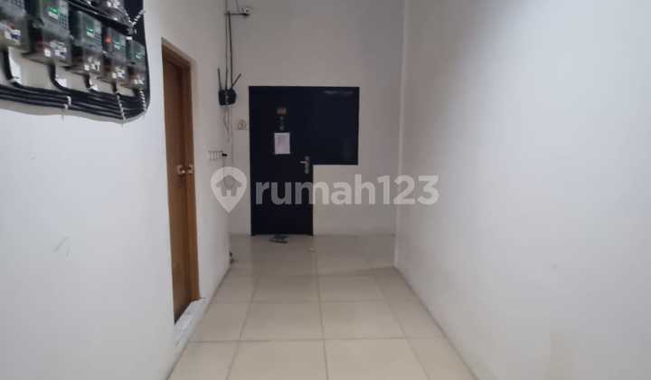 Dijual Cepat Kost 3 Lantai Plus AC Lokasi Strategis di Penjaringan, Jakarta Utara 037 Dijual Cepat Kost 3 Lantai Plus AC Lokasi Strategis di Penjaringan, Jakarta Utara 037
