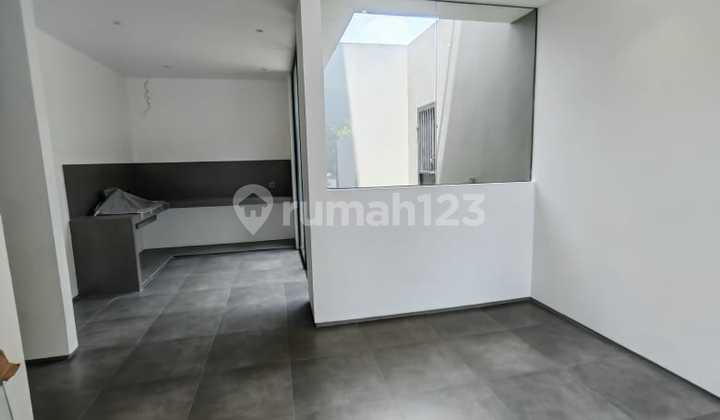 Dijual Rumah Bangunan Baru 3 1/2 Lantai Sunter Agung Permai 013