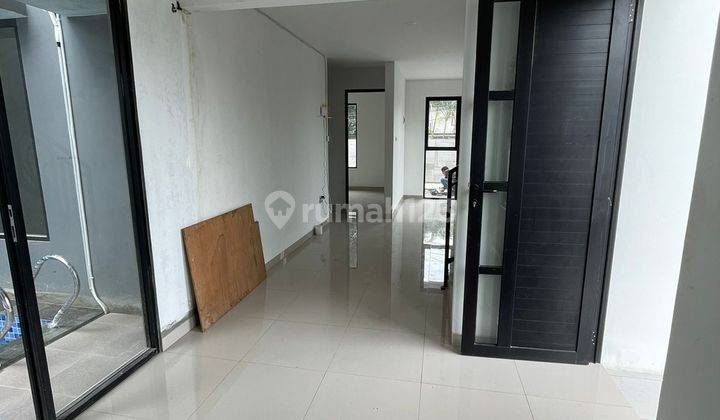 Dijual Rumah Lux Baru Setiabudi Regency 2