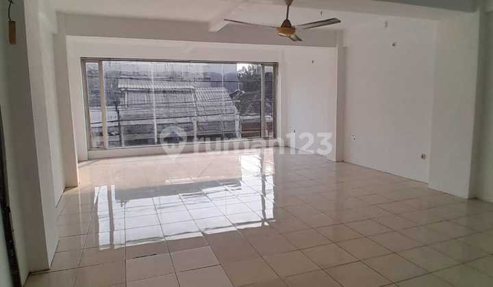 For Rent 3-Story Shop House Ready to Occupy in Otista Area, Bandung 2