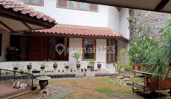 Dijual Rumah Nyaman & Strategis Sayap Dago Cocok untuk Cafe / Kantor