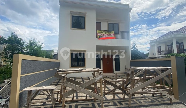 * Dijual Ruamh Rumah Baru Hook Di Arcamanik Bandung*