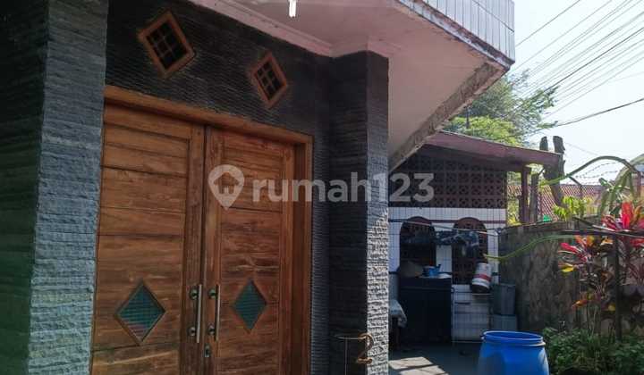Dijual Rumah Klasik 3 Lantai Daerah Sudirman Bandung Dijual Rumah Klasik 3 Lantai Daerah Sudirman Bandung