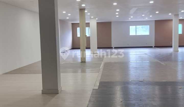 For Rent 3-Story Commercial Space Marketable and Strategic Pasir Kaliki Main Road