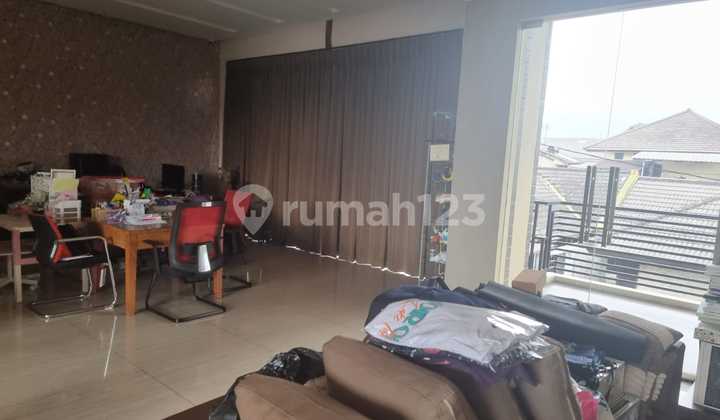For Sale Luxurious 3.5-Story House in Sayap Soekarno Hatta Complex Near Holis Bandung 2