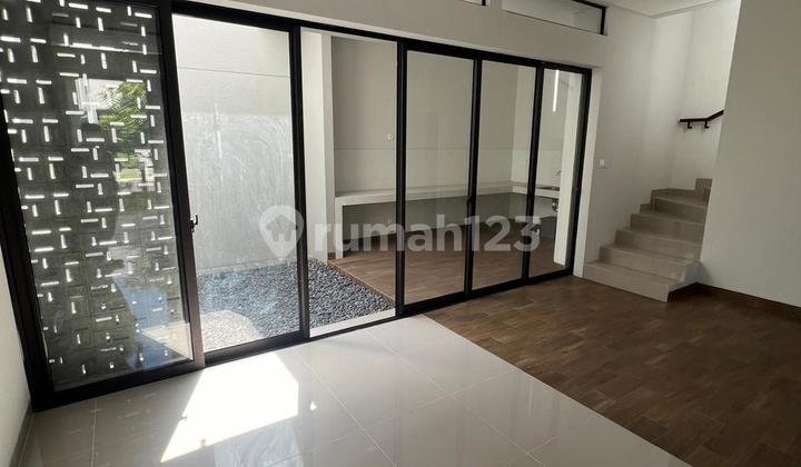 Disewakan / Dijual Rumah Baru Summarecon Cluster Flora Premium Bandung
