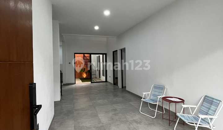 Dijual Rumah Baru 2 Lantai Modern Tropis Antapani Bandung