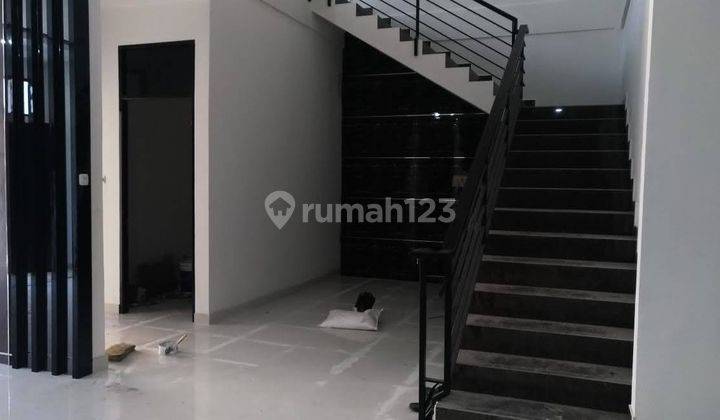 Dijual Rumah Siap Huni Jl. Paris 2 Komp.fajar Permai 2