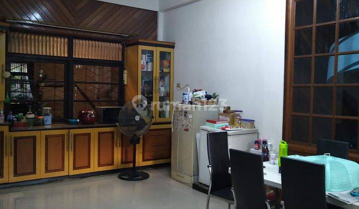 Dijual Rumah Jl. Kalimantan halmahera, Pontianak 2