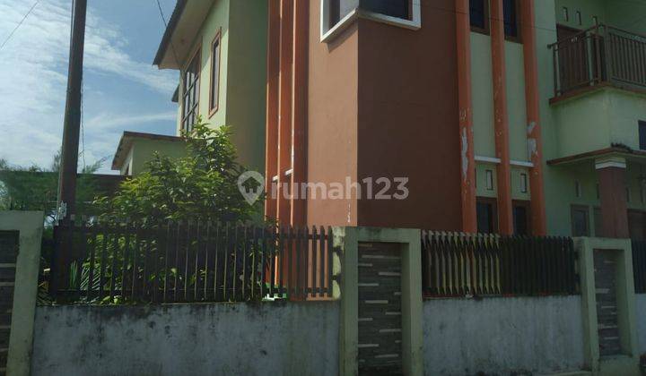 Dijual Rumah Jl. Parit H Muksin 2 Komp. Istana Kita Blok E 2