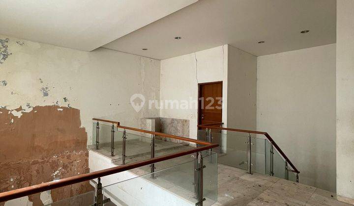 Rumah 3 Lantai Bagus Unfurnished SHM di Sukajadi 2