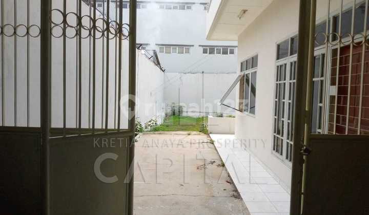 Rumah Toko atau Ruang Usaha 2 Lantai Siap Huni di Cimahi Lokasi Strategis