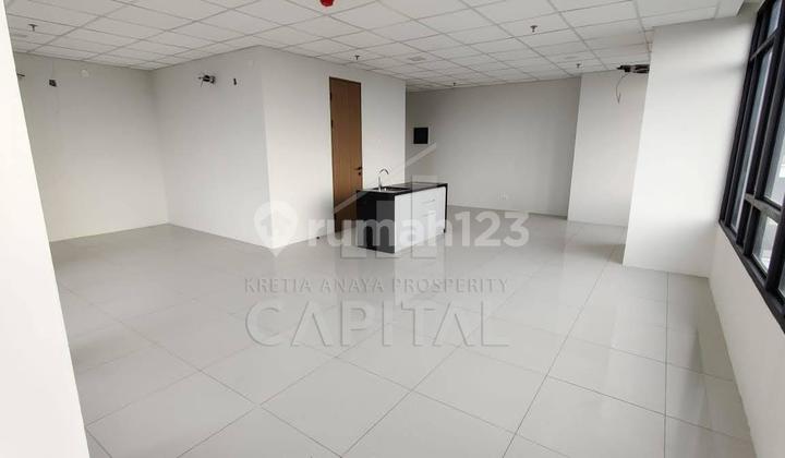 Office Space di Hquarters Apartement Type Blong Asia Afrika 2
