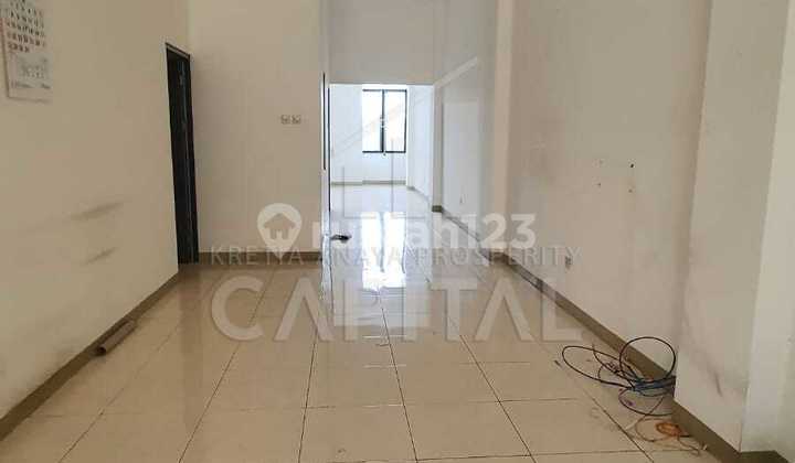 Ruko Siap Pakai dengan Lokasinya yang Strategis Cocok untuk Kantor dan Usaha Lainnya di Jalan Sukajadi