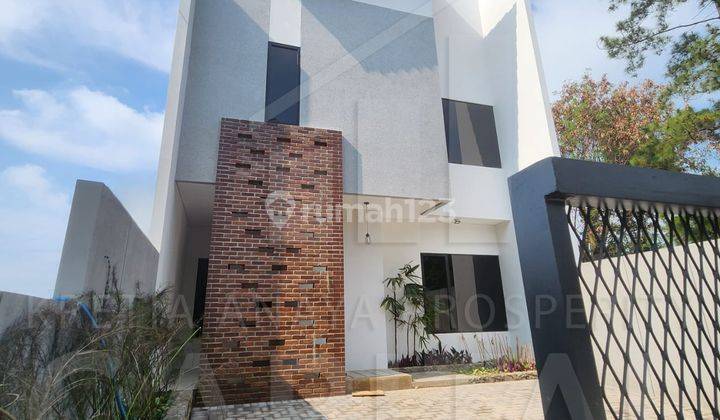  Rumah Lux Minimalis di Pondok Hijau Setiabudi 1