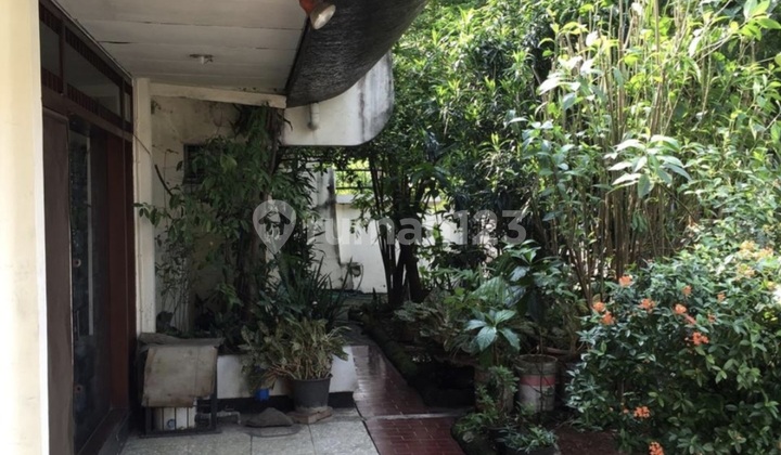 Rumah.1lt.luas 400m Hitung Tanah Cocok Utk Retail