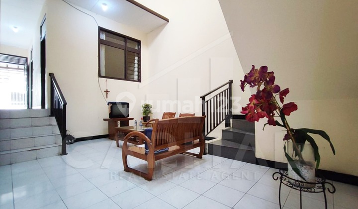 RUMAH KOMERSIL DI AREA SURYA SUMANTRI BANDUNG KOTA 2