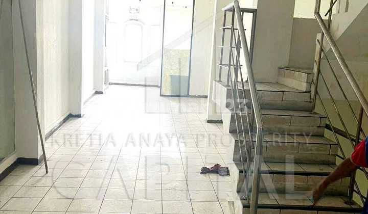 Commercial Shop House SHM 3 Floors Central Business District Area at Otto Iskandar Dinata Otista Bandung City 2