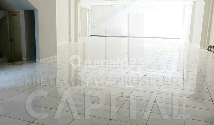 Ready-to-Occupy 3-Story Commercial Shophouse in Central City, Moch Toha Wing Commercial Area, Bandung City