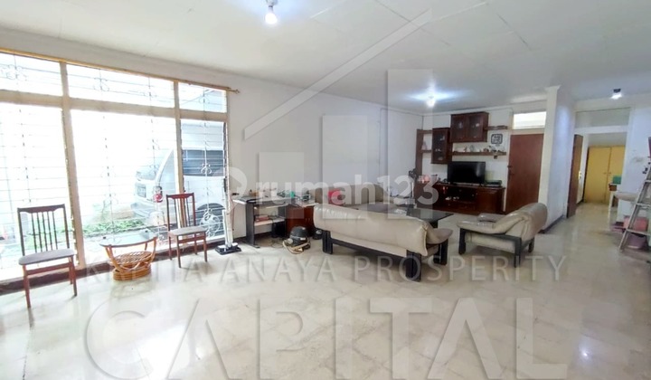 Below Market Value for a Well-Maintained 2-Story Furnished House Ready to Occupy in the City Center of Garuda Area, Bandung City 2