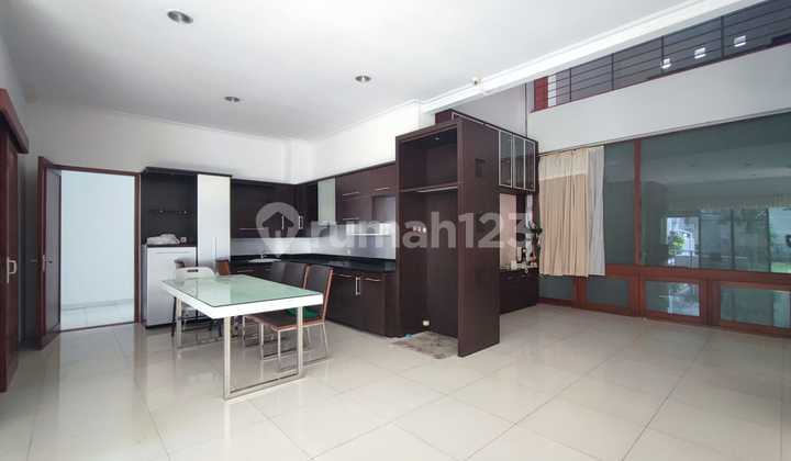 Comfortable Furnished House in the City Center, Pasteur Wing, Bandung City 2