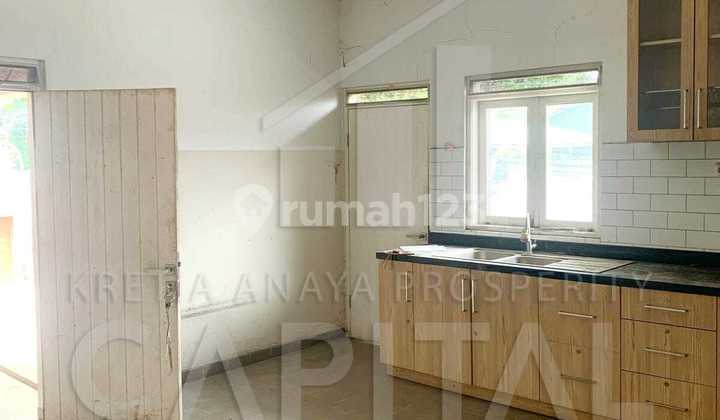 Rare Price for a 2-Story Ready-to-Occupy Commercial Space in Cigadung, Dago Wing, Bandung City.