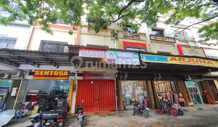 Ruko 3lt Disewakan , di pusat kota  2