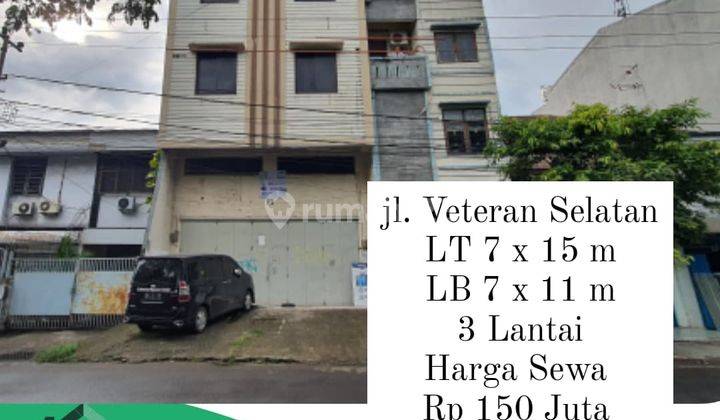 Ruko Tengah Kota di Jalan Veteran Selatan 1