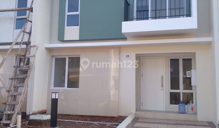 Disewakan/Dijual Rumah 2lt , Summarecon (rd) 2