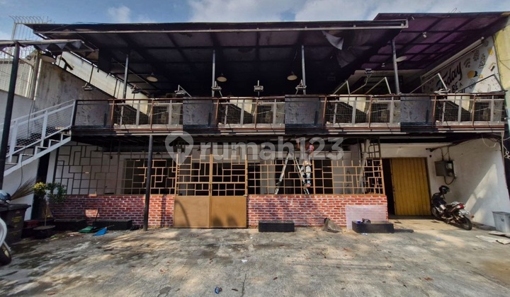 Rumah Murah Lokasi di Main Road Cihampelas 1