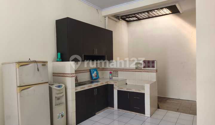 One step to Rawa Buaya station..house in Taman Semanan Indah. 2