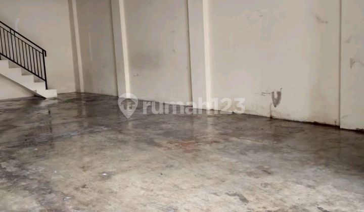 Jual Cepat.. Rumah di Taman Semanan Indah, 2,5 Lantai 2