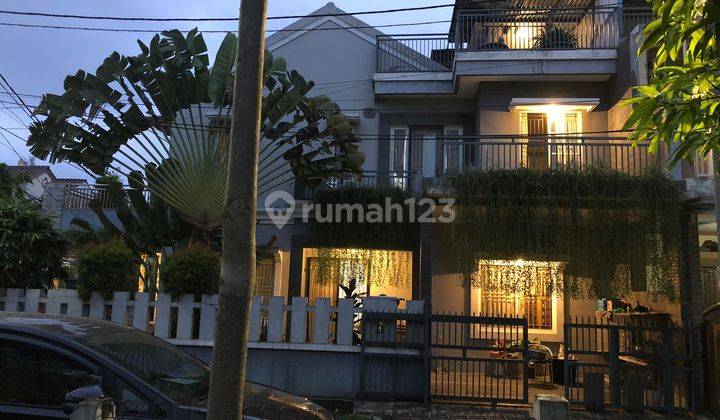 Hoek Depan Taman ..rumah Dijual di Taman Semanan Indah, Luas 154 Meter2 1