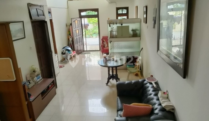 Nyaman dan Tenang ..Rumah dijual di Taman Semanan Indah