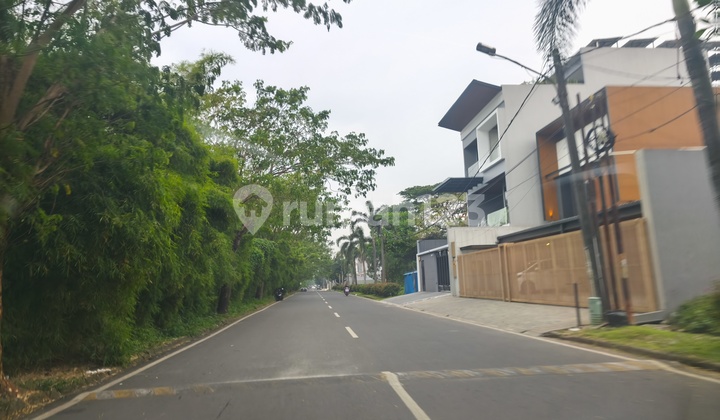 For Sale/ Rent a shop house in Taman Semanan Indah, two and a half floors. 2