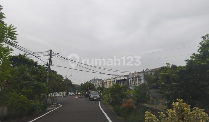 Jual/ Sewa ruko di Taman Semanan Indah, dua setengah lantai Jual/ Sewa ruko di Taman Semanan Indah, dua setengah lantai