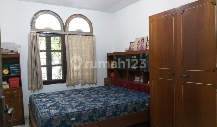 STRATEGIS .. Rumah di Taman Kota, 5 menit dari stasiun dan halte busway