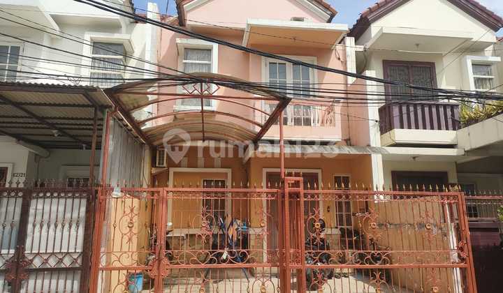 SIAP HUNI ..rumah dijual di Taman Semanan Indah, dua lantai