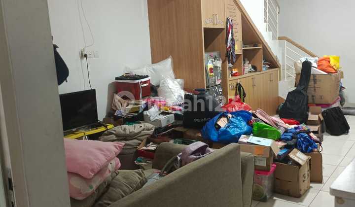 MINIMALIS ..Rumah di Taman Semanan Indah 2