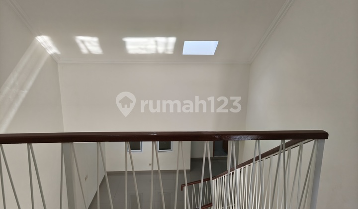 DIBAWAH NJOP ..Rumah di Taman Semanan Indah