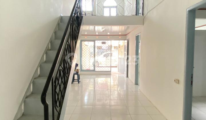 Disewakan ..Rumah di Taman Semanan Indah. Luas 96 Meter2