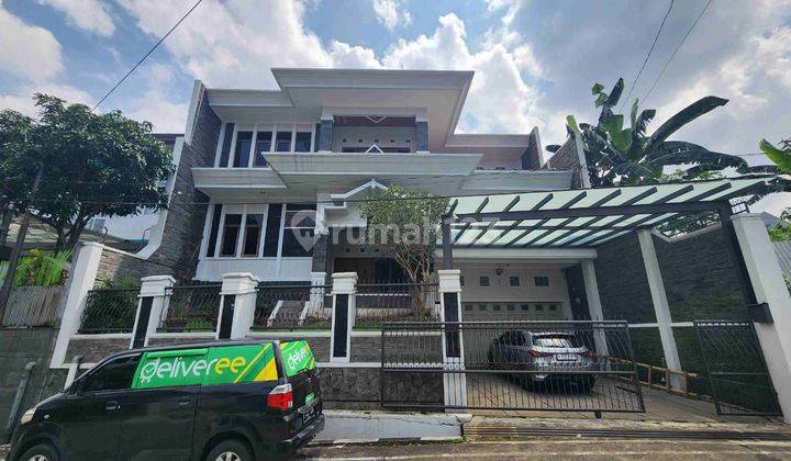 Disewakan Rumah Besar Sayap Pasteur jalan Babakan Jeruk  1