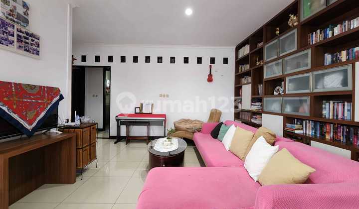 Rumah 3 Lantai Udara Sejuk Cigadung, Bandung 2