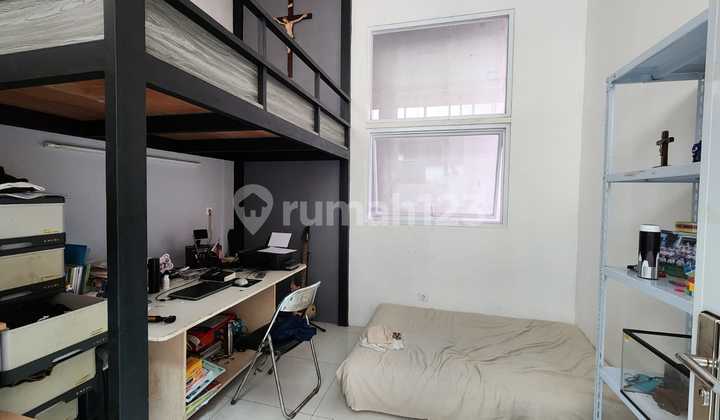 Strategic House Suitable for Business Riau Bandung Wing Strategic House Suitable for Business Riau Bandung Wing