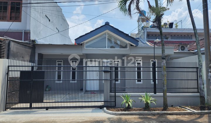 Jual Rumah Taman Holis Baru Renovasi Siap Huni