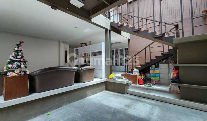 Rumah 2,5 Lantai Dekat Supratman Bandung 2
