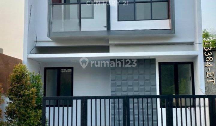 Rumah Brandnew 2 Lantai Masih Punya Halaman Belakang  1