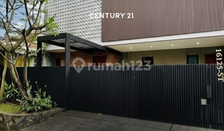 For Sale, Modern Industrial Design Ready-to-Occupy House in Lebak Bulus
